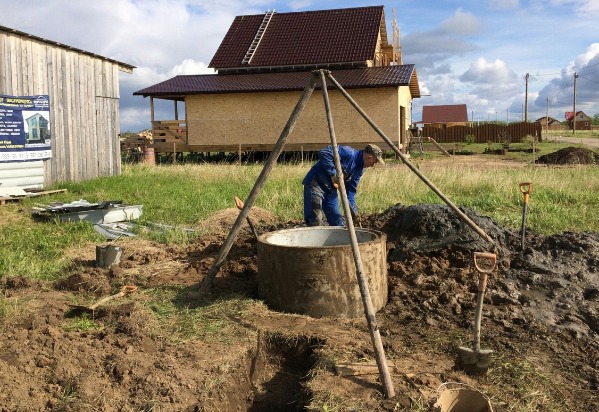 Колодец и подвод воды к дому в Тойнокурье